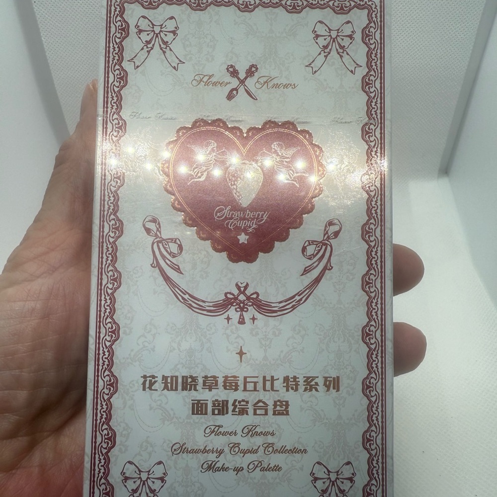 Flower Knows Strawberry Cupid Makeup Palette 01 Honey Canele